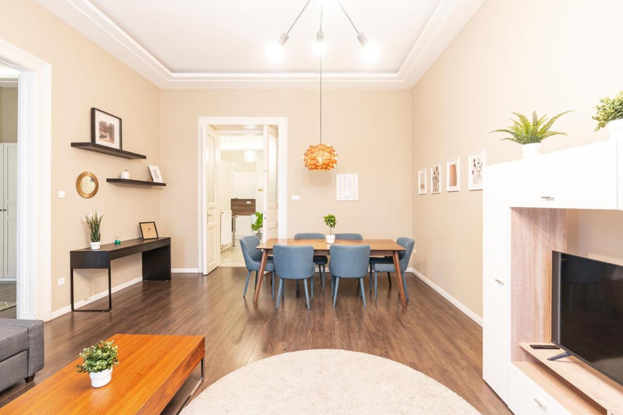 Spacious Luxury Apartment At The Heart Of Budapest Budapeste Exterior foto