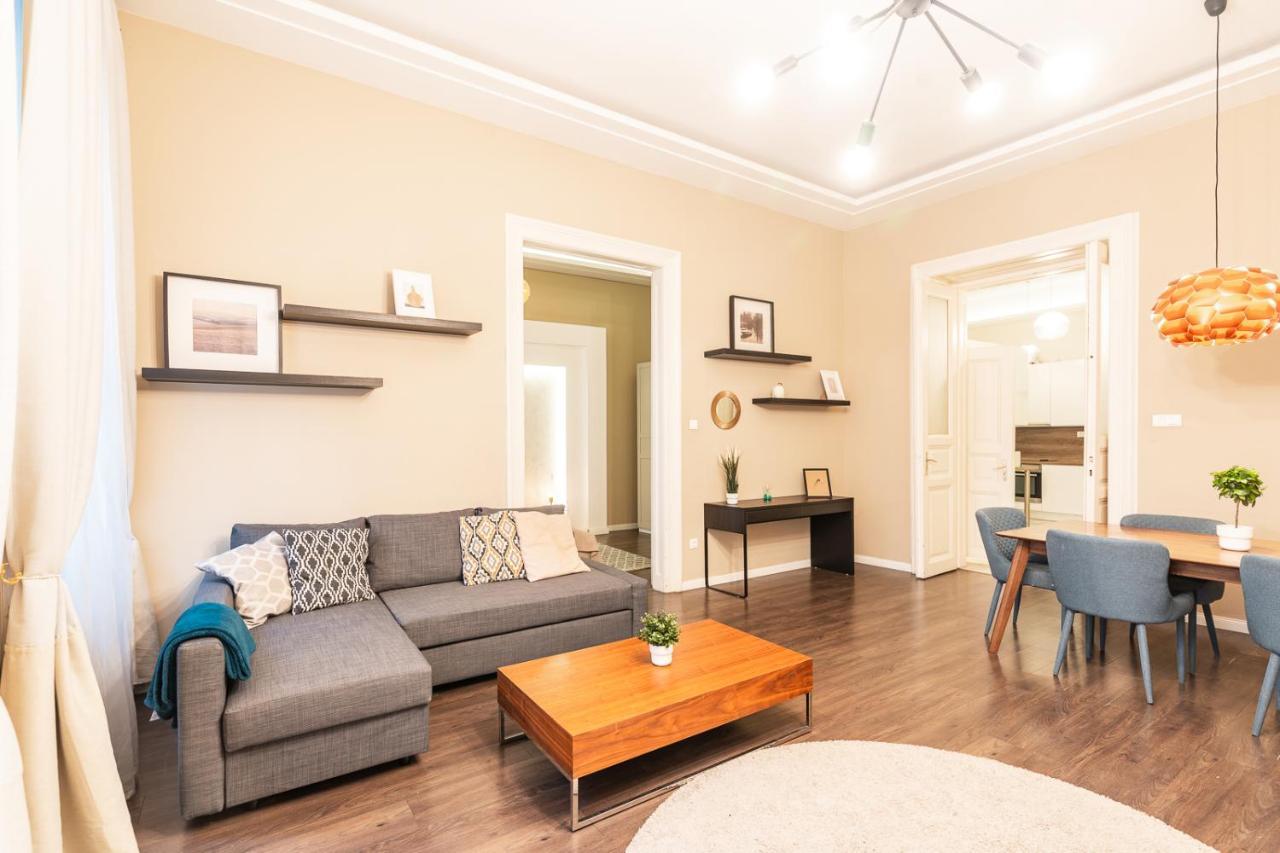 Spacious Luxury Apartment At The Heart Of Budapest Budapeste Exterior foto